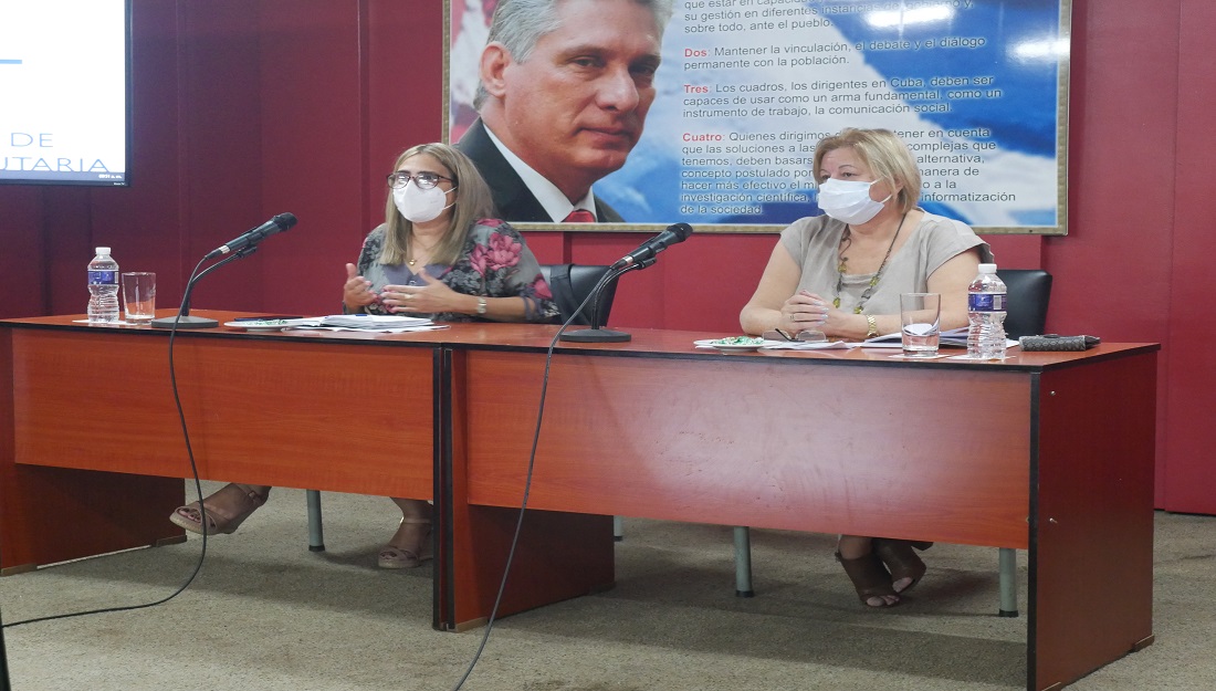 Intercambia ministra de finanzas y Precios con jóvenes de la ONAT para conocer sus inquietudes y sugerencias.